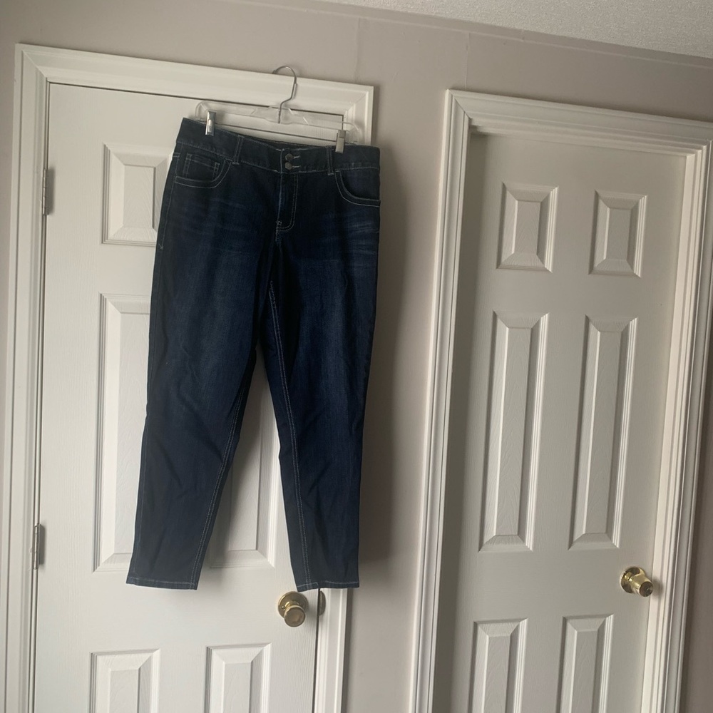 Women’s Cropped Stretch Denim Jeans in Dark Blue
